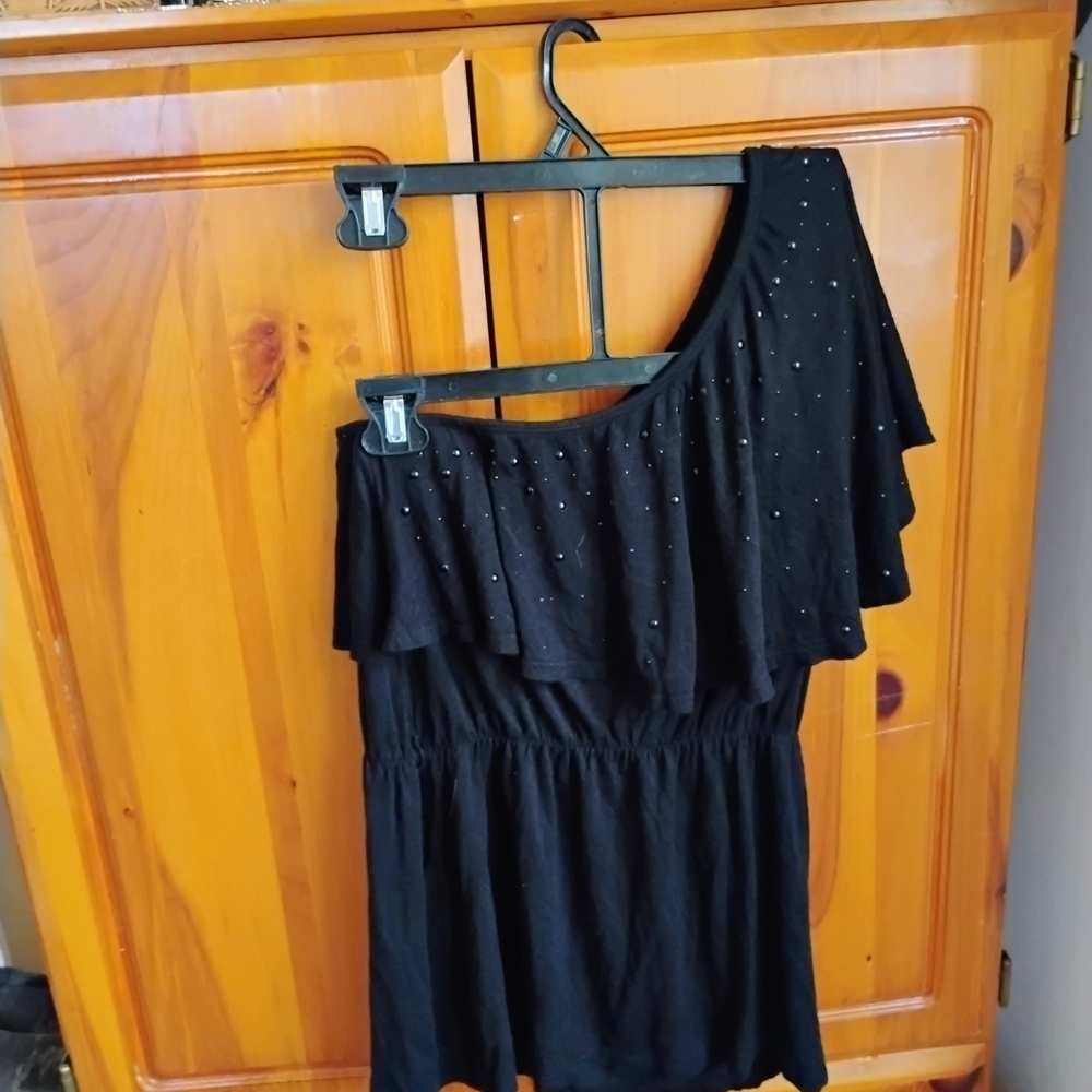 Elegant Black One-Shoulder Dress
